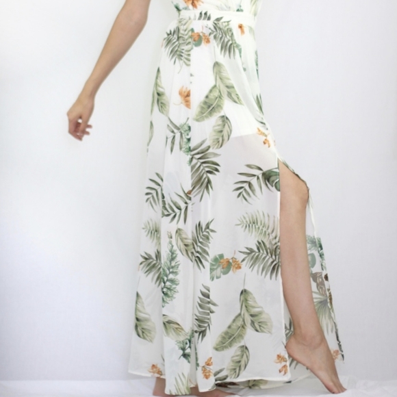 White maxi dress with two slits ( palm design) - Picture 3 of 4